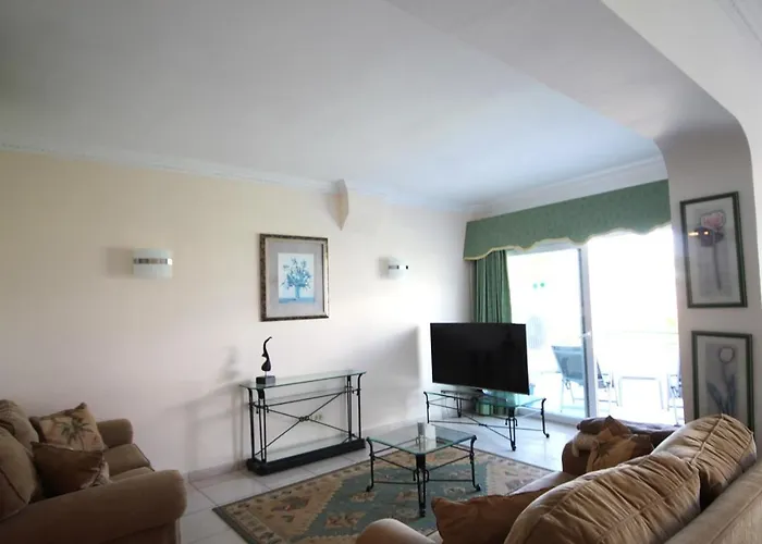 Two Bedroom Near El Duque Beach, Apartmán