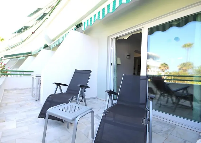Two Bedroom Near El Duque Beach, Apartament *