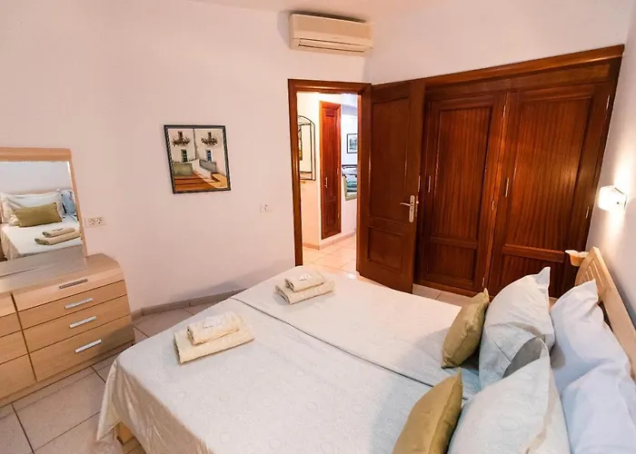 Apartmán Two Bedroom Near El Duque Beach,