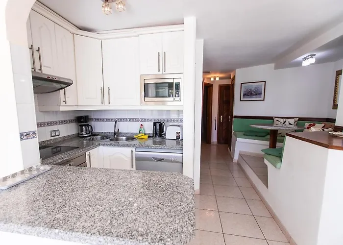 Apartmán Two Bedroom Near El Duque Beach,